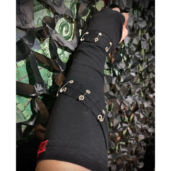 ⭐️SALE⭐️RARE Y2K Tripp nyc Safety Pin Spiral Arm Warmers - Picture 2 of 6